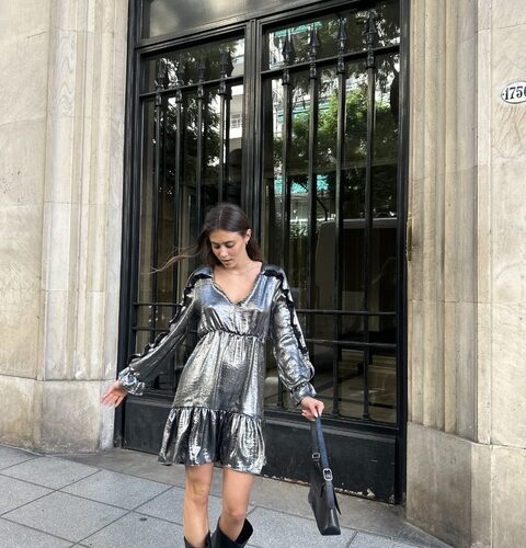 VESTIDO DE SATÉN PLETEADO
